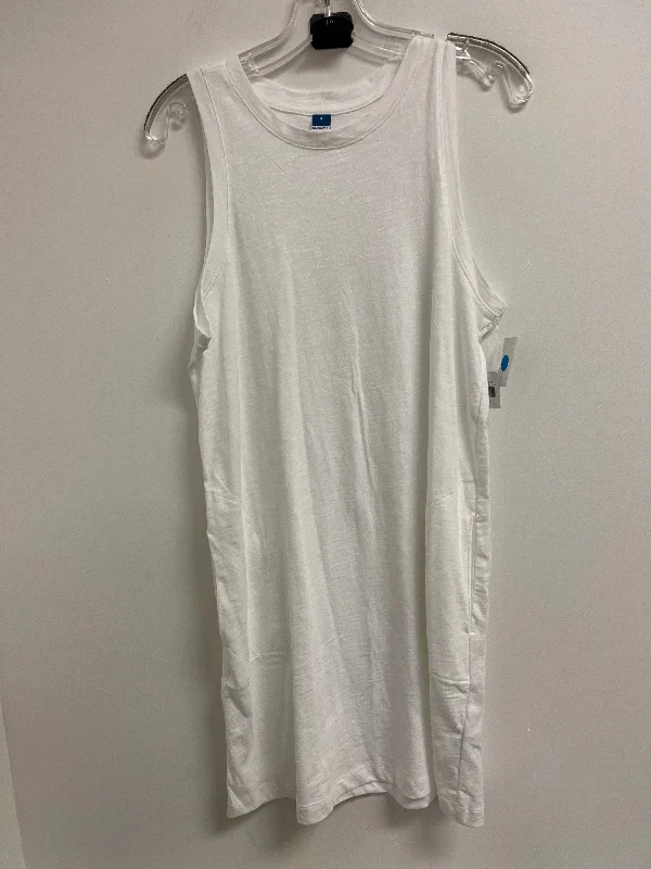 Dress Casual Short By Old Navy In White, Size: S