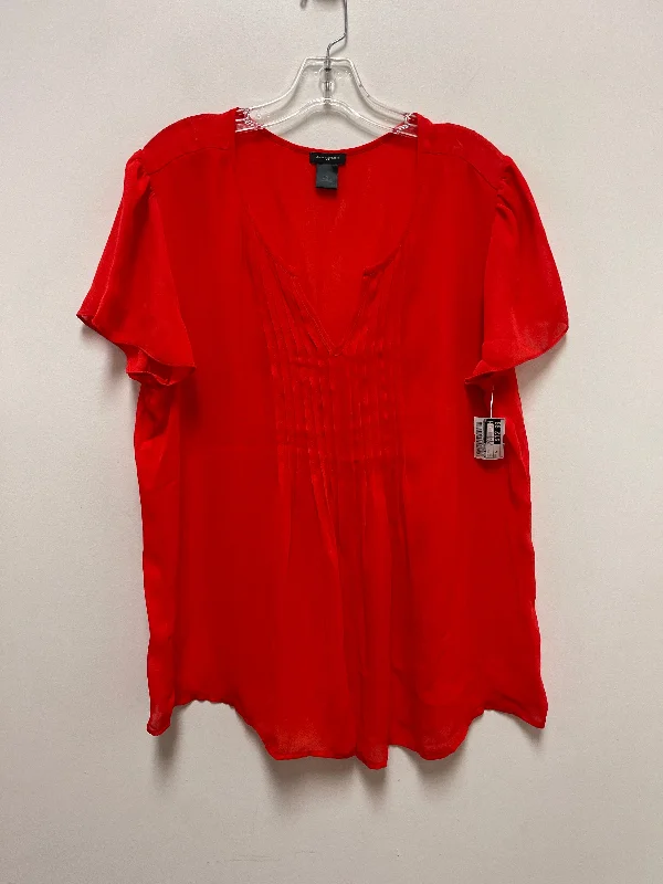 Top Short Sleeve By Ann Taylor In Red, Size: Xl