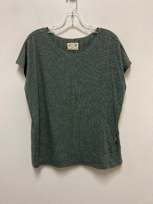 Top Short Sleeve By Clothes Mentor In Green, Size: M