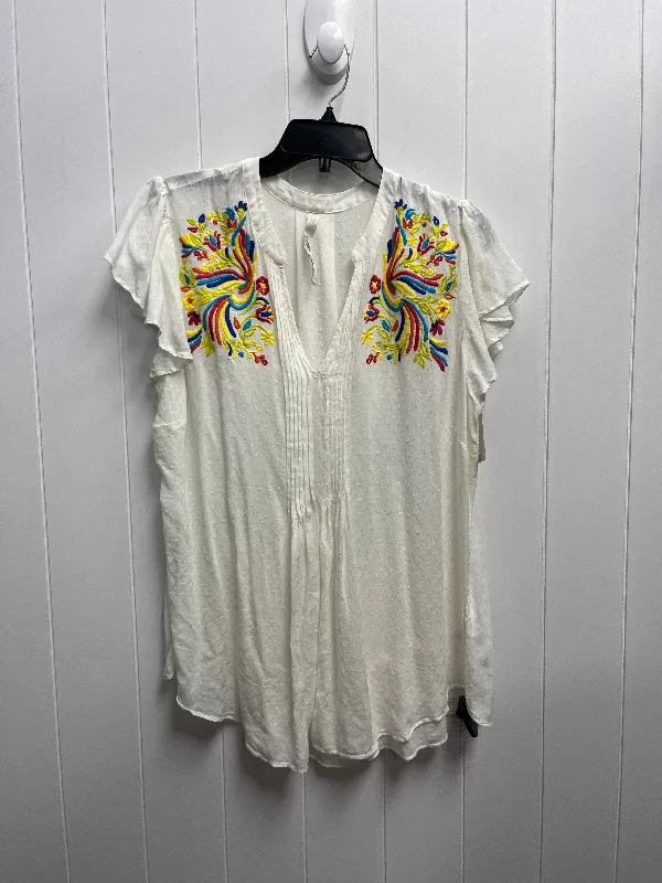 Top Short Sleeve By Melissa Mccarthy In White, Size: 1x